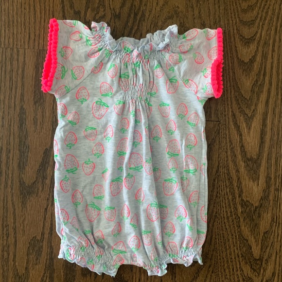 Egg New York Strawberry Romper 3 Months - Picture 1 of 3